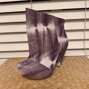 IRREGULAR CHOICE ankle boots